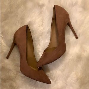 Nude skinny pumps